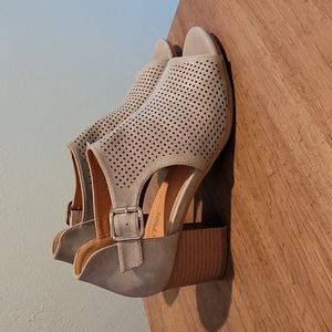 Dream Pairs Grey Block Heel